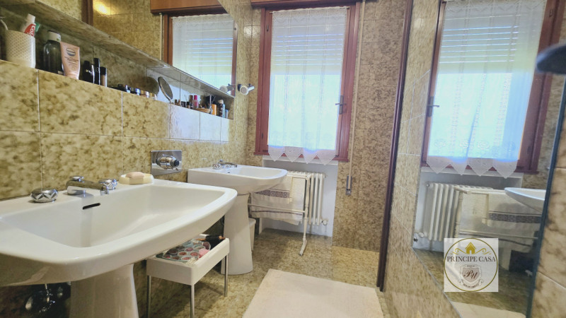 Immagine 39 di Casa indipendente in vendita  in via Venezia a Baone