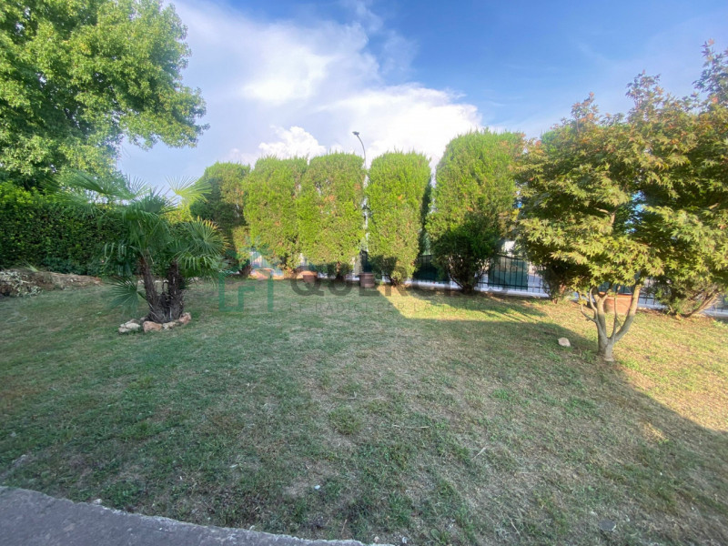 Immagine 16 di Casa bifamiliare in vendita  in Via Marconi a Belfiore