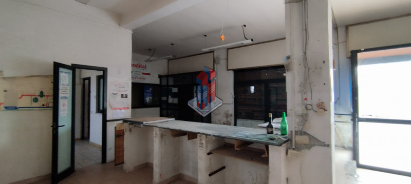 Immagine 5 di Negozio in vendita  in POGGIOREALE - VIA TRACCIA a Napoli