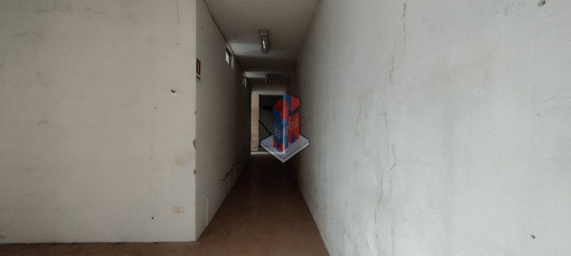 Immagine 12 di Negozio in vendita  in POGGIOREALE - VIA TRACCIA a Napoli