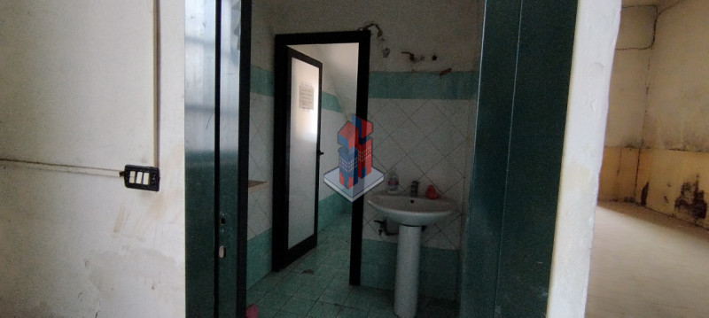 Immagine 17 di Negozio in vendita  in POGGIOREALE - VIA TRACCIA a Napoli