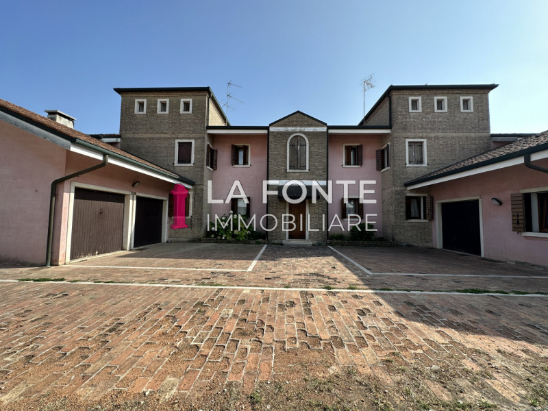 Immagine 1 di Casa bifamiliare in vendita  in Via Salata a Noventa Padovana