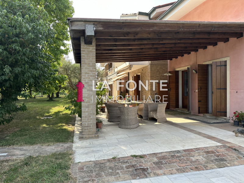 Immagine 5 di Casa bifamiliare in vendita  in Via Salata a Noventa Padovana