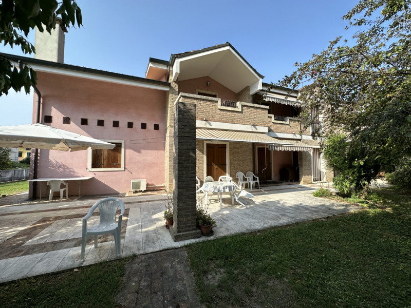 Immagine 9 di Casa bifamiliare in vendita  in Via Salata a Noventa Padovana