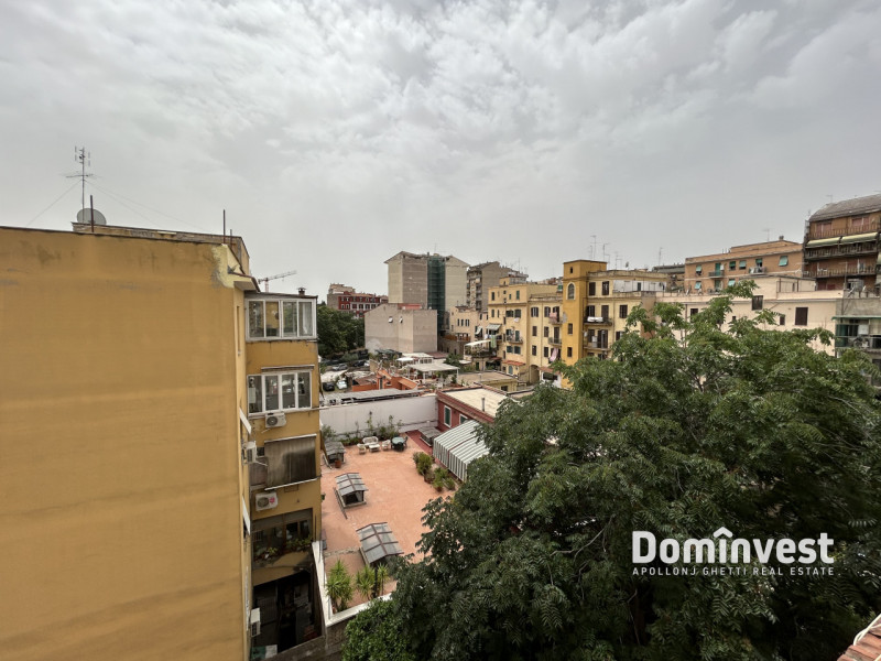 Immagine 3 di Palazzo in affitto  in Via Palli a Roma