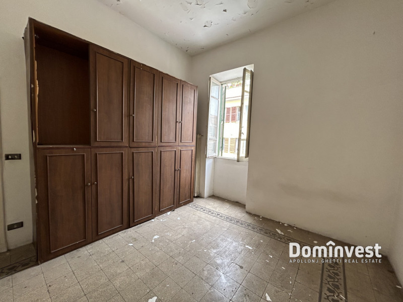 Immagine 19 di Palazzo in affitto  in Via Palli a Roma