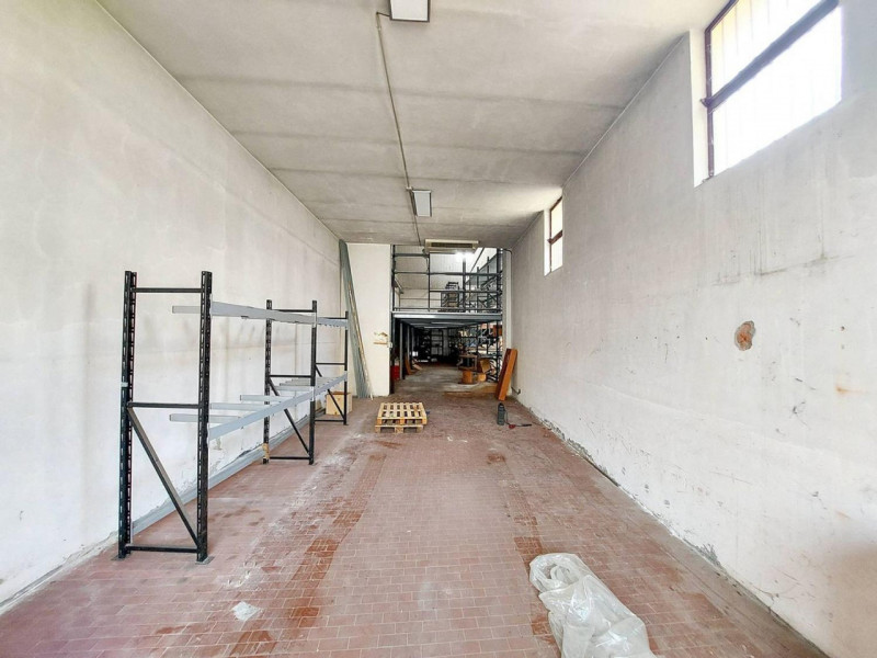 Immagine 11 di Magazzino in vendita  in Via Milazzo, N. 30 a Tortona