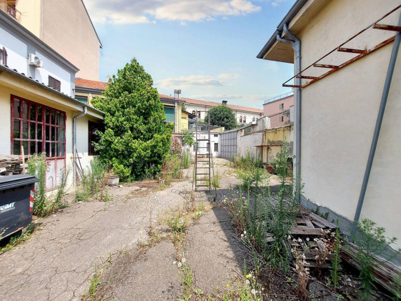 Immagine 16 di Magazzino in vendita  in Via Milazzo, N. 30 a Tortona