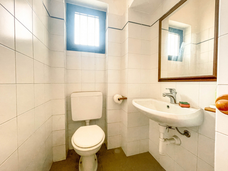 Immagine 3 di Negozio in vendita  in via antonelli 1 a Bellinzago Novarese