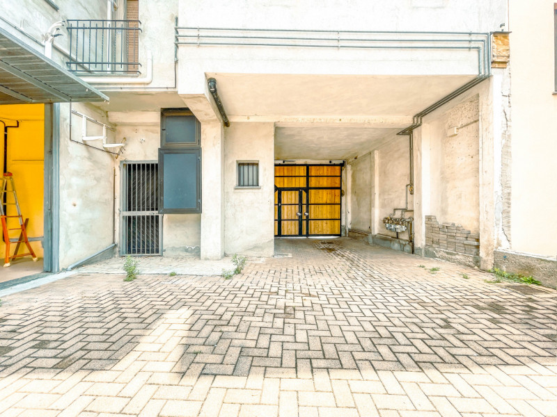 Immagine 7 di Negozio in vendita  in via antonelli 1 a Bellinzago Novarese