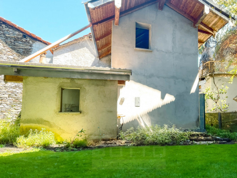 Immagine 1 di Casa indipendente in vendita  in Via Volta 86 a Brovello-Carpugnino