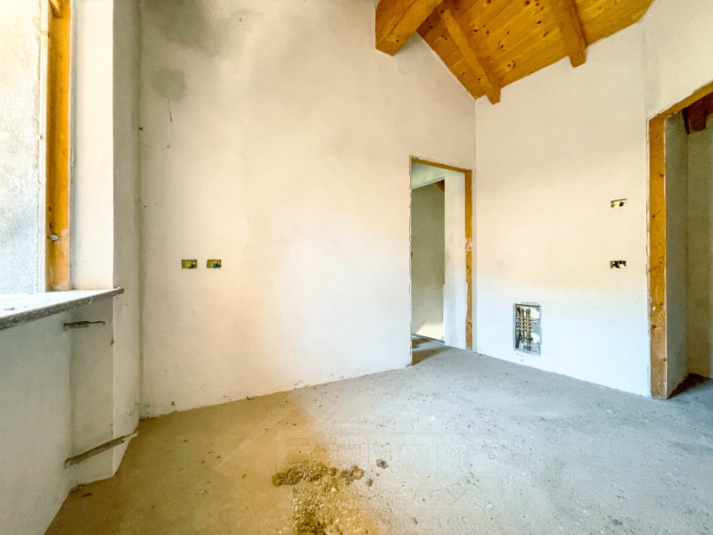 Immagine 10 di Casa indipendente in vendita  in Via Volta 86 a Brovello-Carpugnino