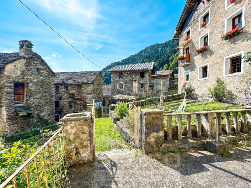 Immagine 13 di Rustico / casale in vendita  a Fobello