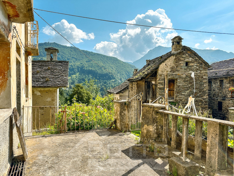 Immagine 14 di Rustico / casale in vendita  a Fobello