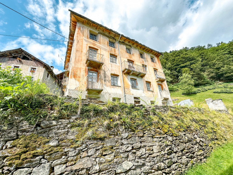 Immagine 17 di Rustico / casale in vendita  a Fobello