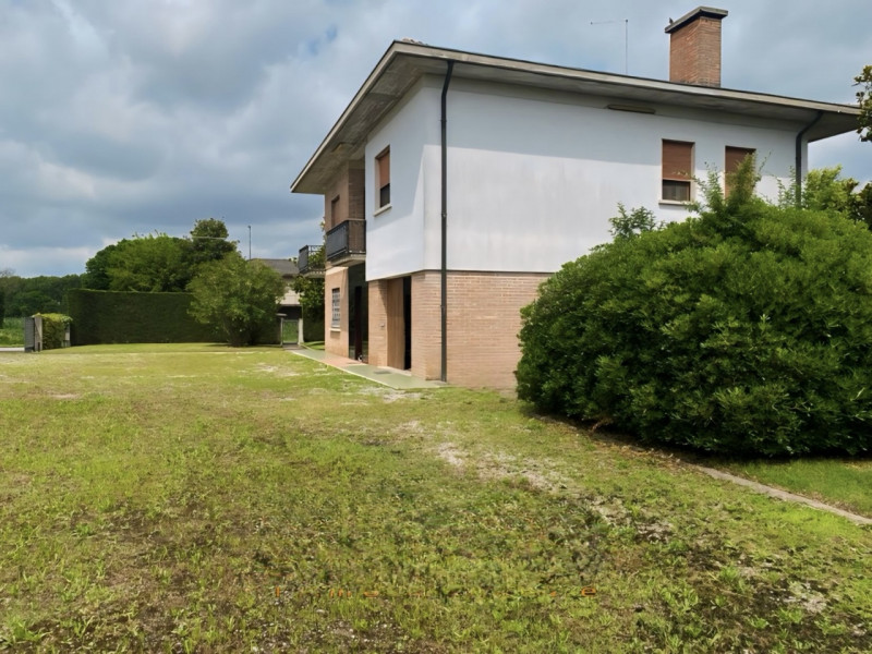 Immagine 7 di Casa indipendente in vendita  in Via Silvio Pellico a Piombino Dese