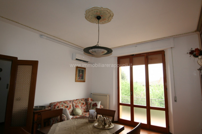 Immagine 3 di Appartamento in vendita  a Montepulciano