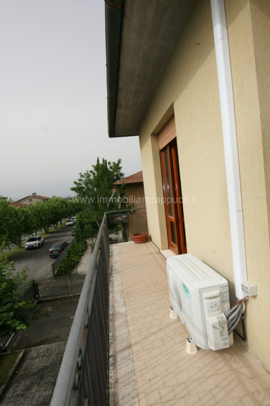 Immagine 4 di Appartamento in vendita  a Montepulciano