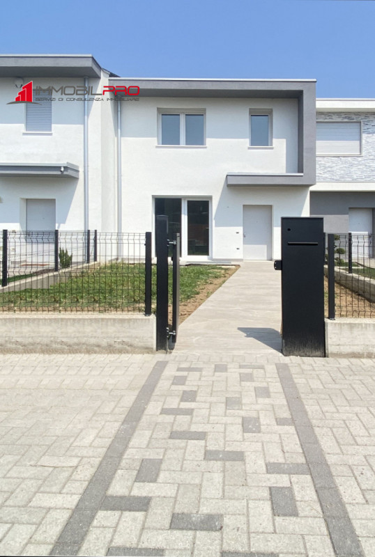 Immagine 1 di Villetta a schiera in vendita  in Via Rumor a Isola Vicentina