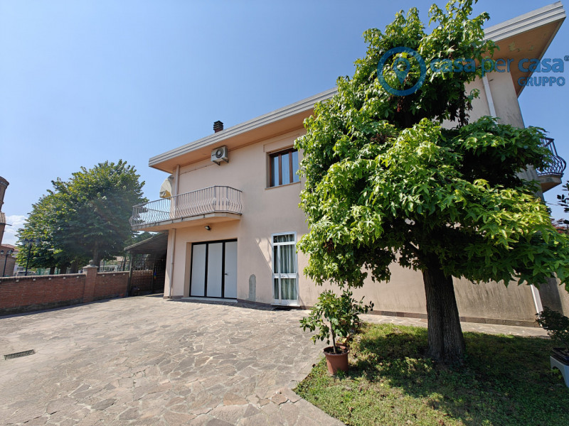 Immagine 3 di Casa indipendente in vendita  a Lusia