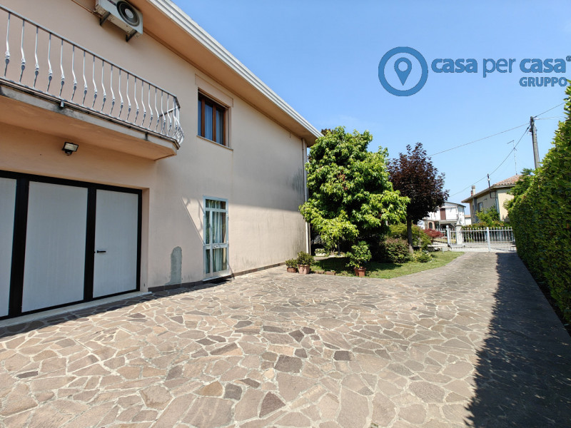 Immagine 5 di Casa indipendente in vendita  a Lusia