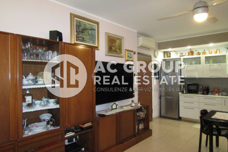 Immagine 5 di Appartamento in vendita  a Saronno