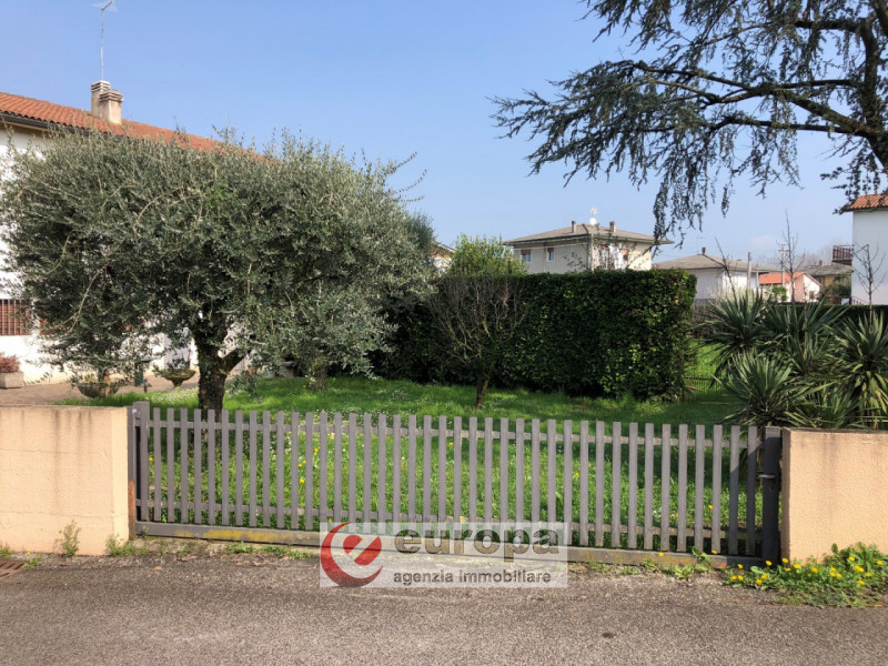 Immagine 16 di Casa indipendente in vendita  in Str. Postumia, 225 a Vicenza
