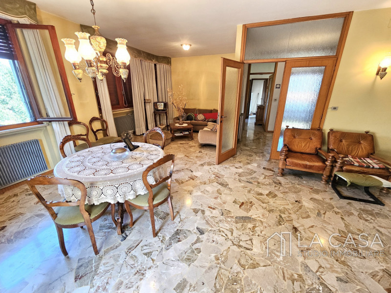 Immagine 11 di Villa in vendita  in Viale Trieste a Valvasone Arzene