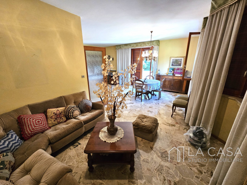 Immagine 12 di Villa in vendita  in Viale Trieste a Valvasone Arzene