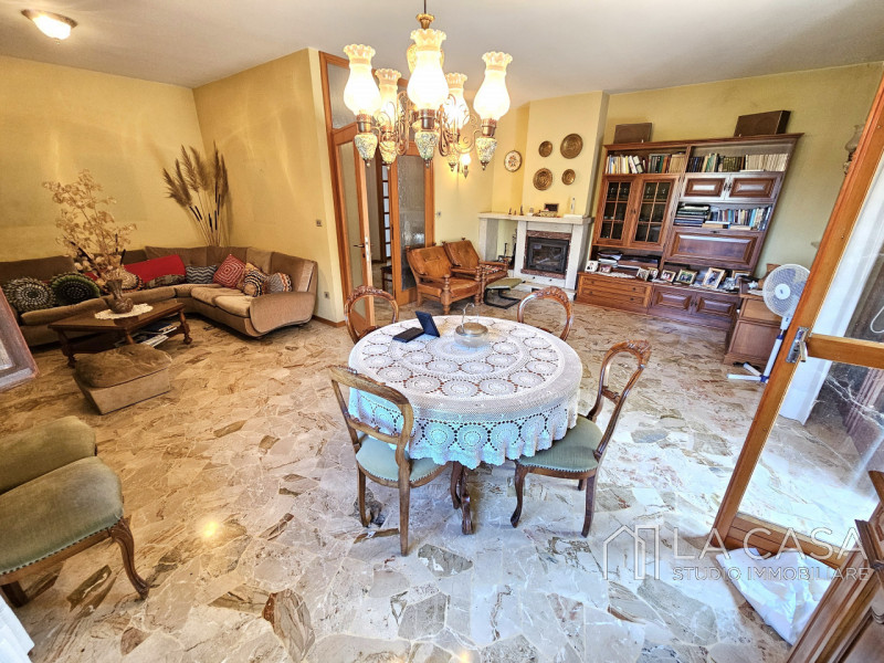 Immagine 13 di Villa in vendita  in Viale Trieste a Valvasone Arzene