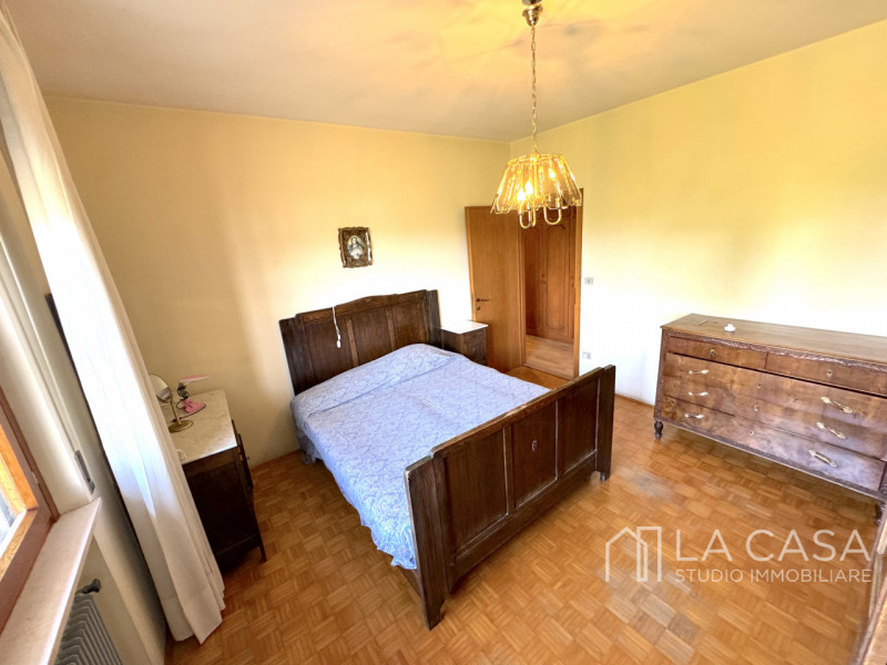 Immagine 25 di Villa in vendita  in Viale Trieste a Valvasone Arzene