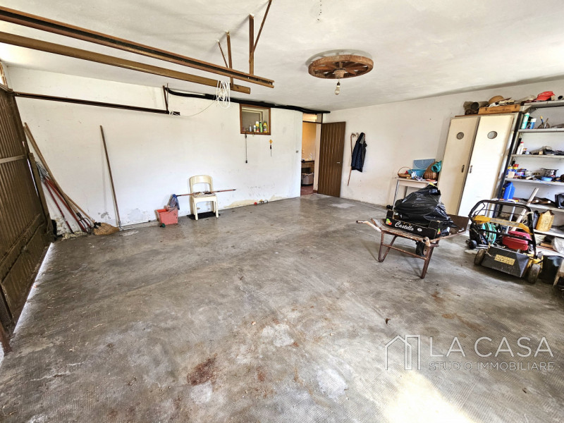 Immagine 39 di Villa in vendita  in Viale Trieste a Valvasone Arzene