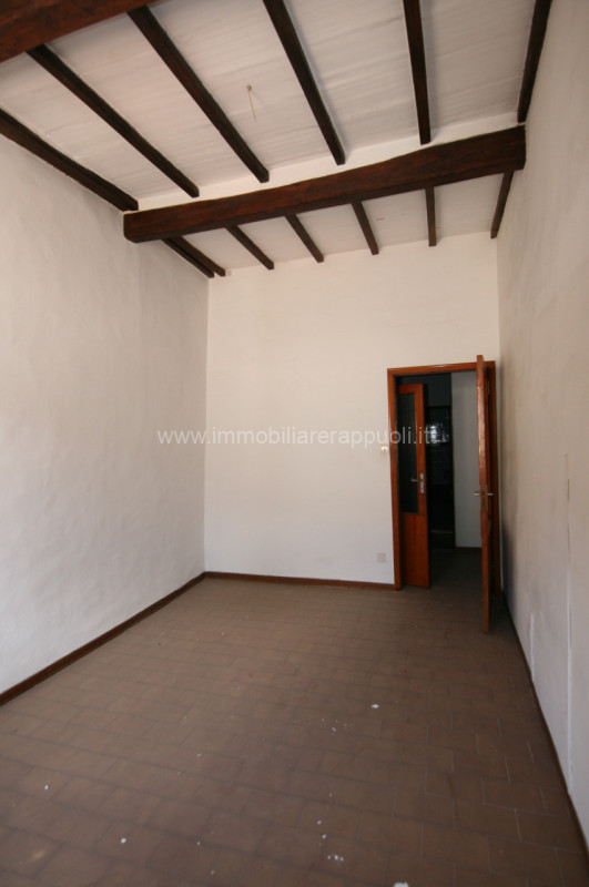 Immagine 8 di Casa indipendente in vendita  a Lucignano