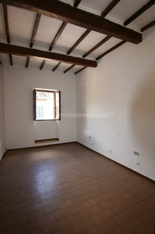 Immagine 9 di Casa indipendente in vendita  a Lucignano