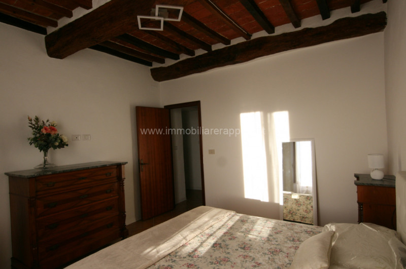 Immagine 10 di Appartamento in vendita  a Sinalunga