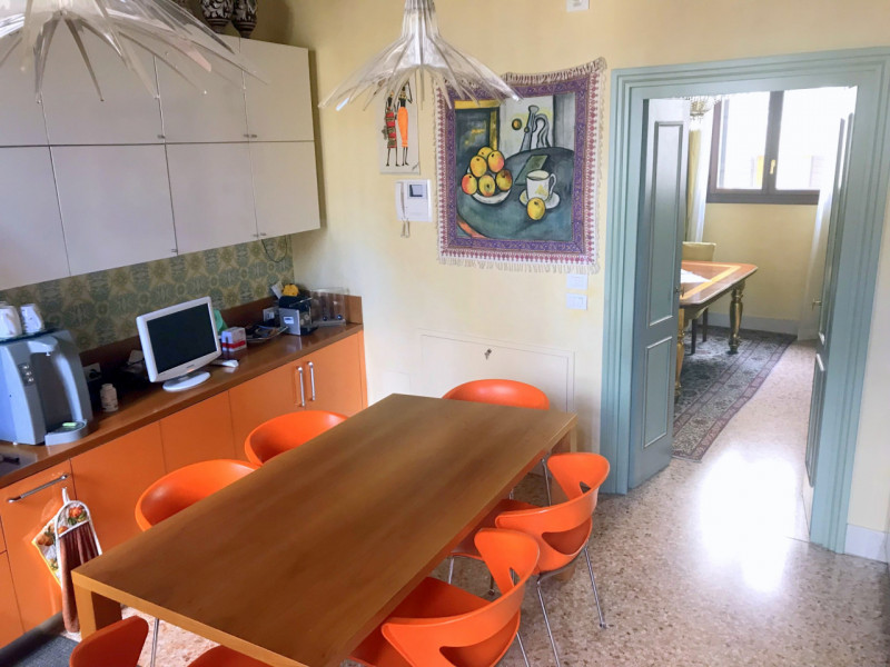 Immagine 9 di Palazzo in vendita  in VIA CESARE BATTISTI a Padova