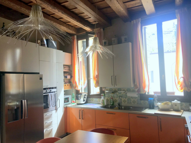 Immagine 10 di Palazzo in vendita  in VIA CESARE BATTISTI a Padova