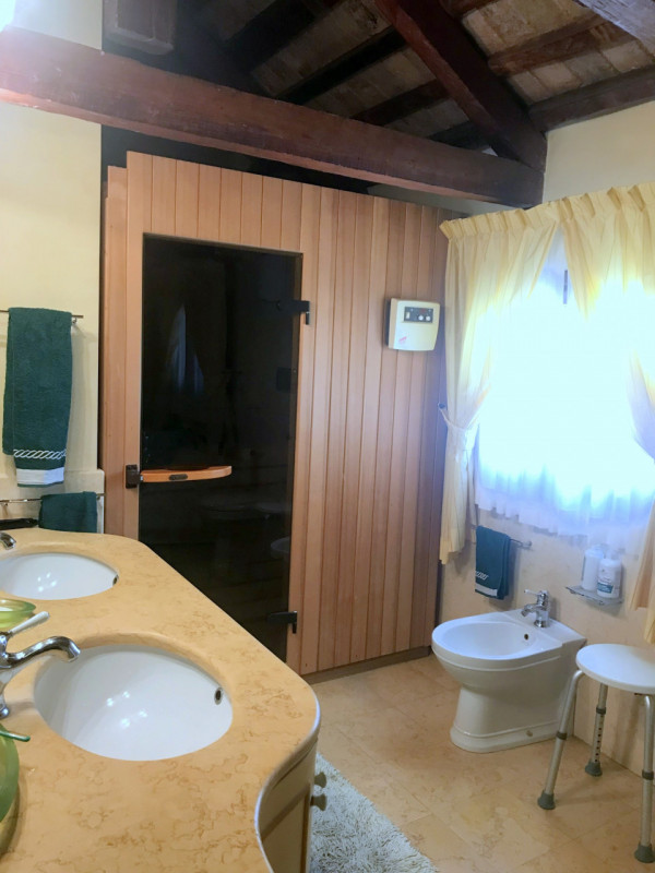 Immagine 18 di Palazzo in vendita  in VIA CESARE BATTISTI a Padova