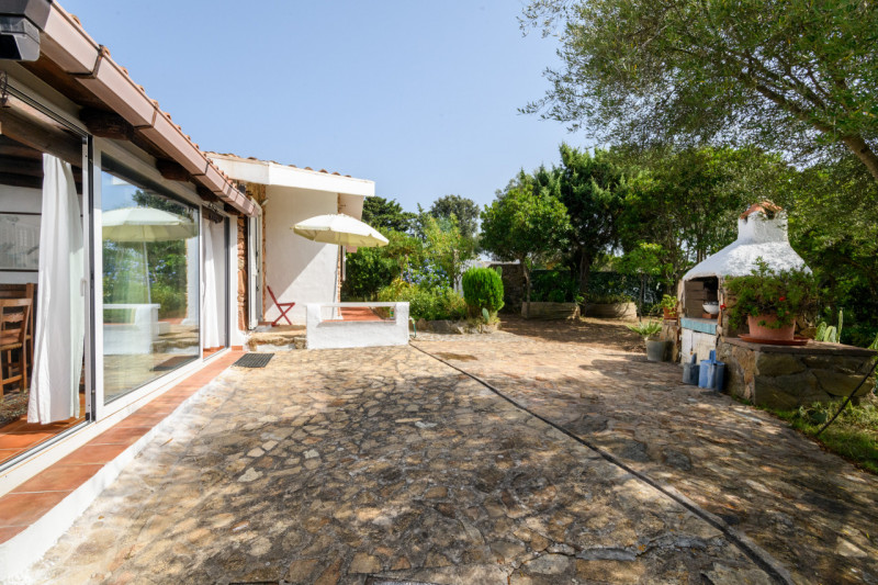 Immagine 5 di Villa in vendita  in via dei pescatori a Olbia