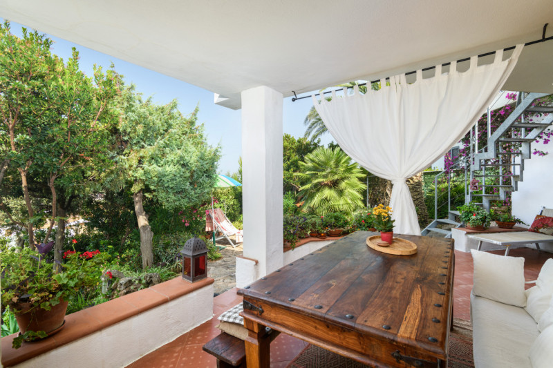 Immagine 12 di Villa in vendita  in via dei pescatori a Olbia