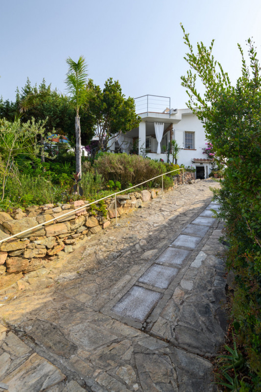 Immagine 18 di Villa in vendita  in via dei pescatori a Olbia