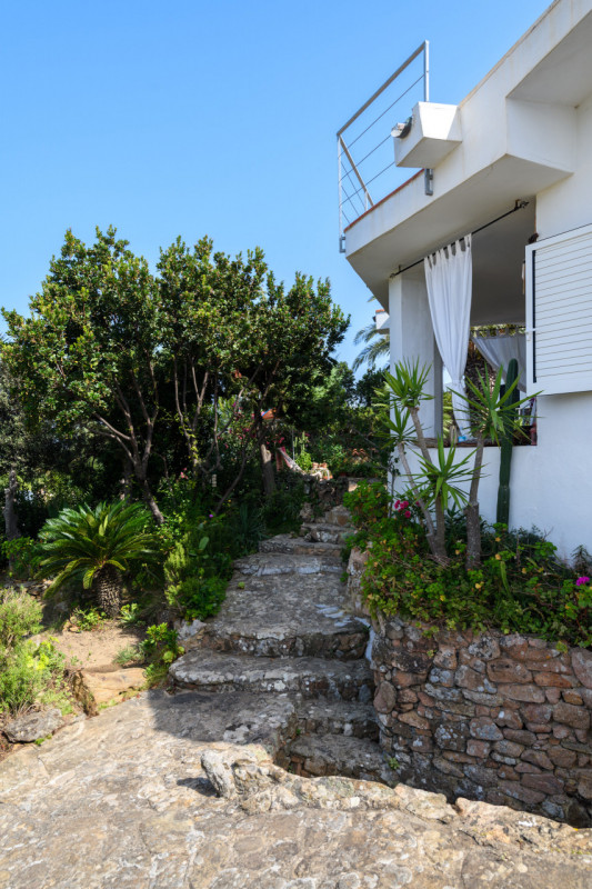 Immagine 21 di Villa in vendita  in via dei pescatori a Olbia
