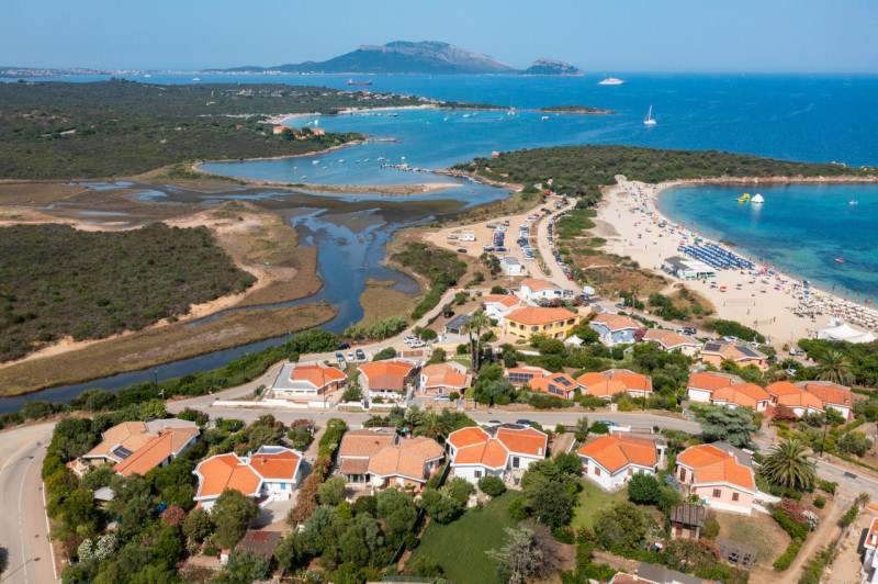 Immagine 28 di Villa in vendita  in via dei pescatori a Olbia