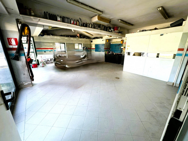 Immagine 3 di Negozio in vendita  in Via dell'artigianato a Padova