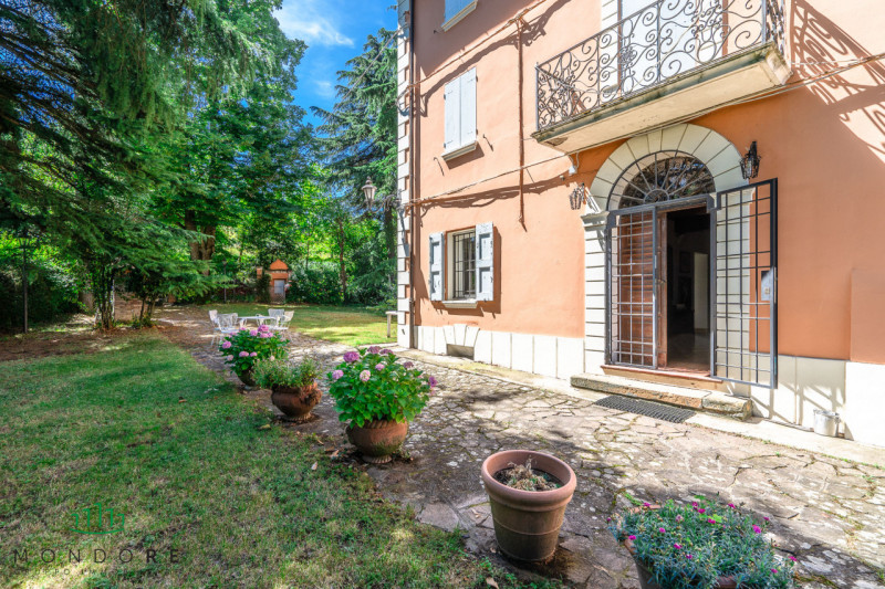 Immagine 10 di Villa in vendita  in Via Lagune a Sasso Marconi