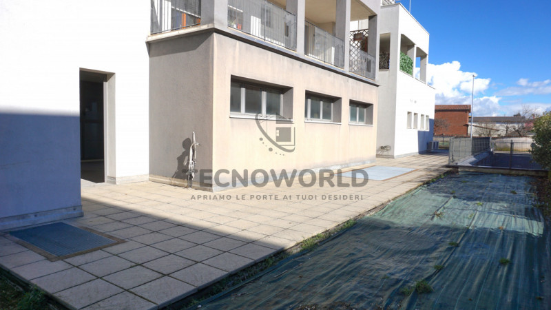 Immagine 6 di Negozio in vendita  in Via San Domenico a Malo