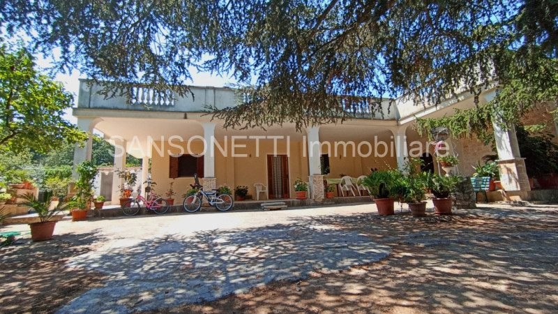Immagine 2 di Villa in vendita  in ANES a Fasano