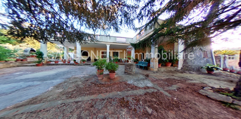 Immagine 3 di Villa in vendita  in ANES a Fasano