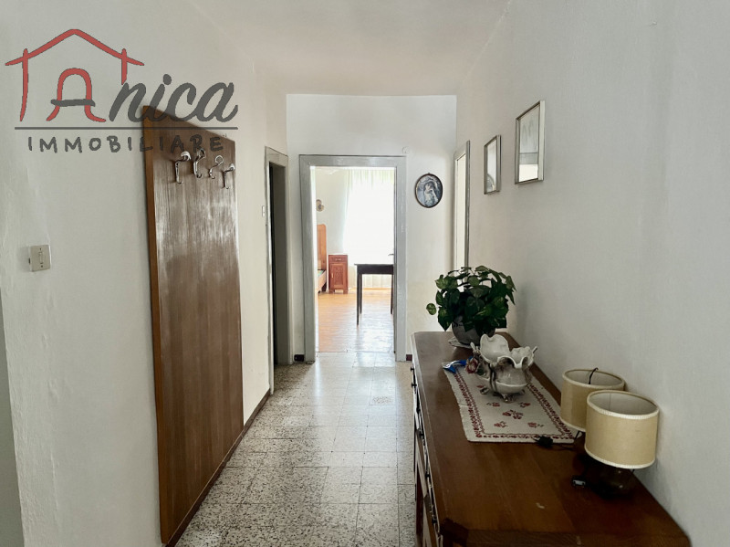 Immagine 3 di Casa bifamiliare in vendita  in Via Roma a Castello Tesino