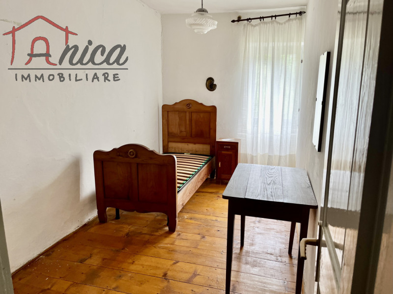 Immagine 4 di Casa bifamiliare in vendita  in Via Roma a Castello Tesino